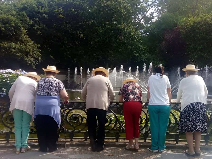 Contacta con nuestro centro de día en Vigo