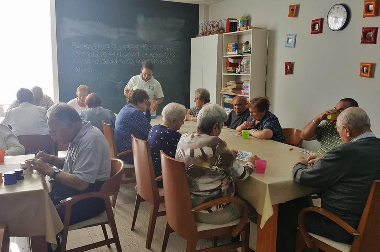 Método Montessori en Vigo: innovación en el cuidado de mayores